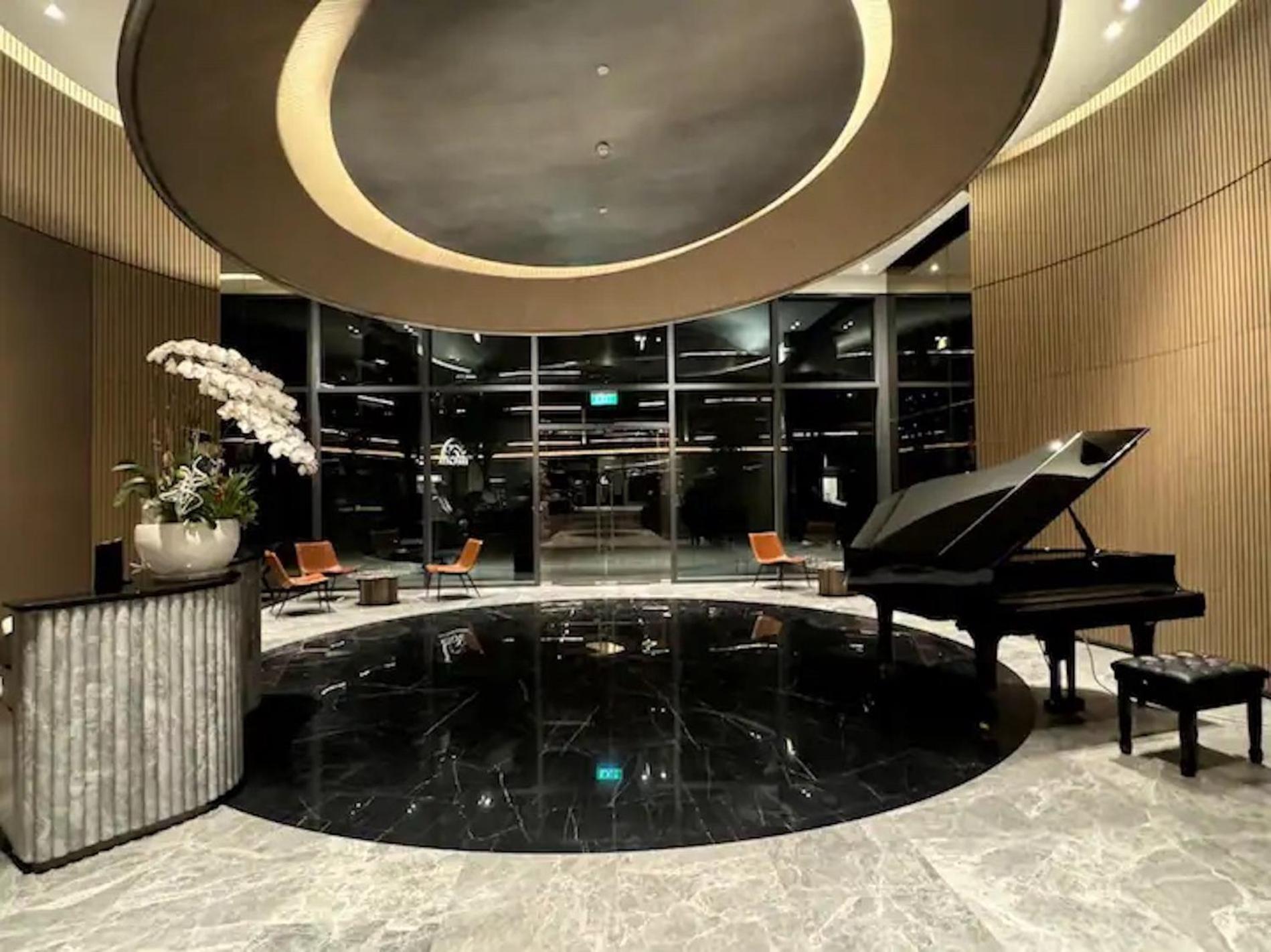 Zo Apartment Opera, Crest, Galleria -Central Saigon -Free Pool-Gym-Sauna Room-Yoga Room โฮจิมินห์ซิตี้ ภายนอก รูปภาพ