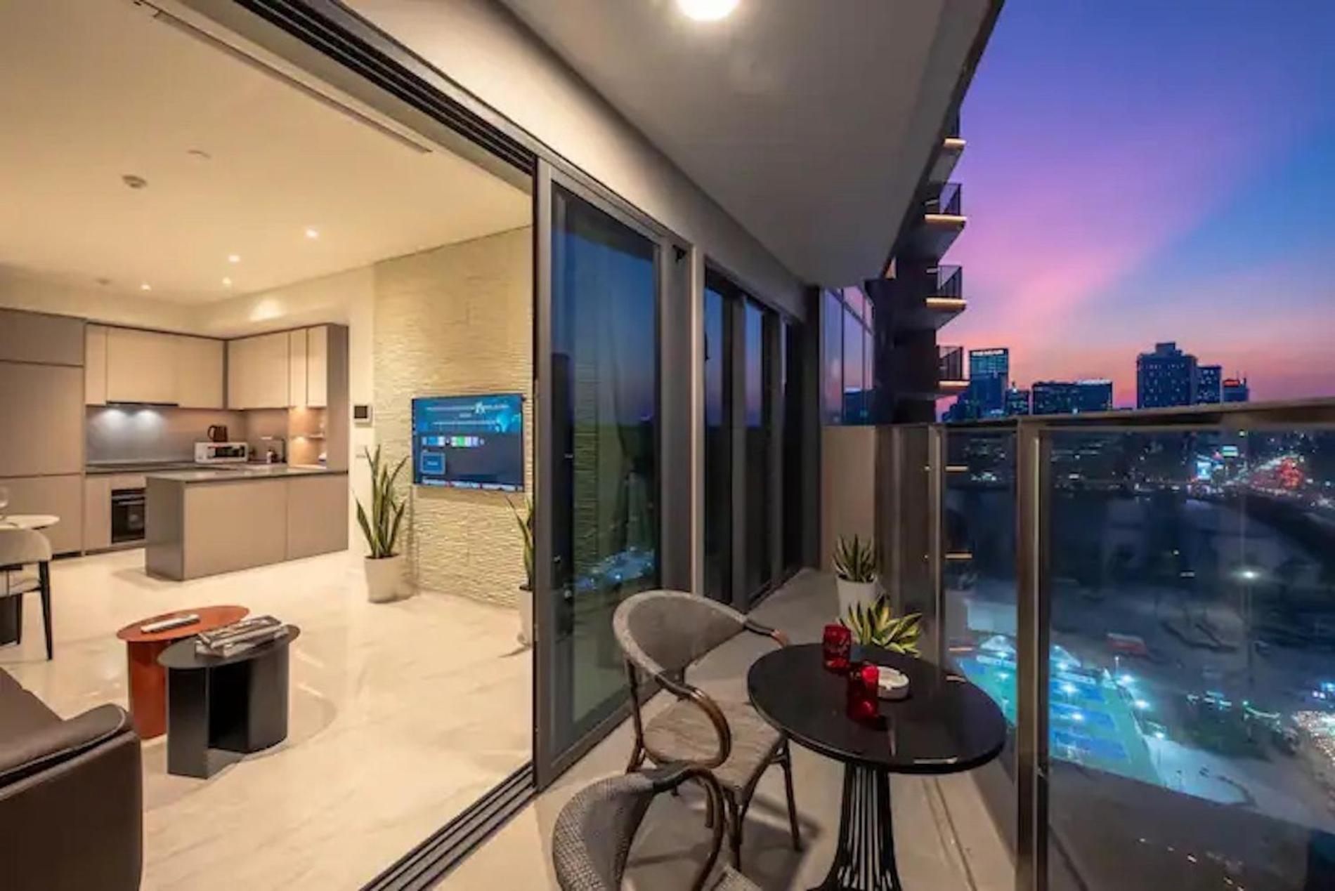 Zo Apartment Opera, Crest, Galleria -Central Saigon -Free Pool-Gym-Sauna Room-Yoga Room โฮจิมินห์ซิตี้ ภายนอก รูปภาพ