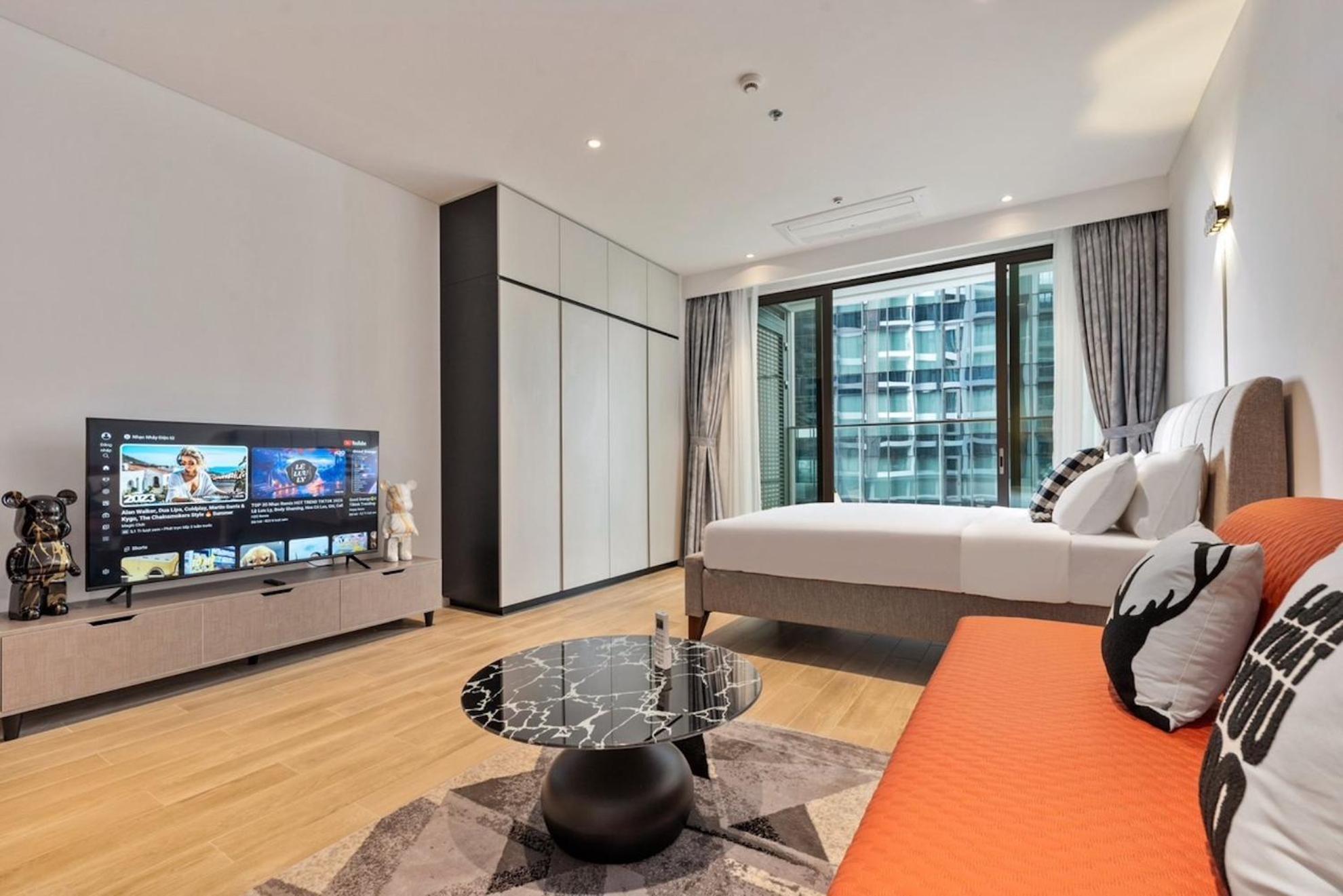Zo Apartment Opera, Crest, Galleria -Central Saigon -Free Pool-Gym-Sauna Room-Yoga Room โฮจิมินห์ซิตี้ ภายนอก รูปภาพ