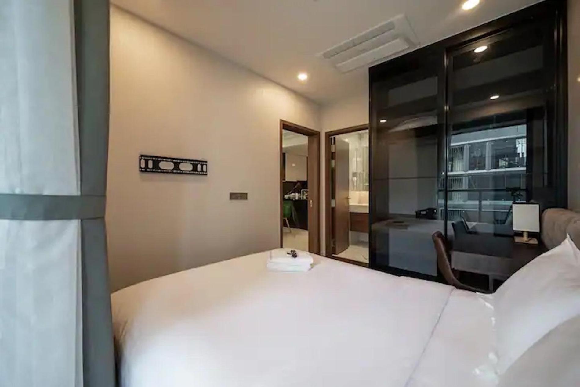 Zo Apartment Opera, Crest, Galleria -Central Saigon -Free Pool-Gym-Sauna Room-Yoga Room โฮจิมินห์ซิตี้ ภายนอก รูปภาพ